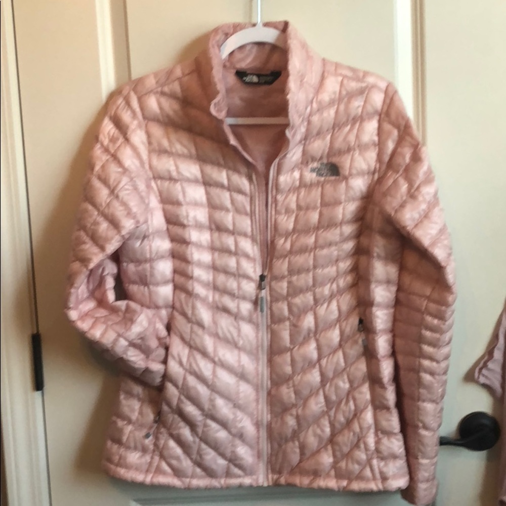 Women’s North Face puffer jacket